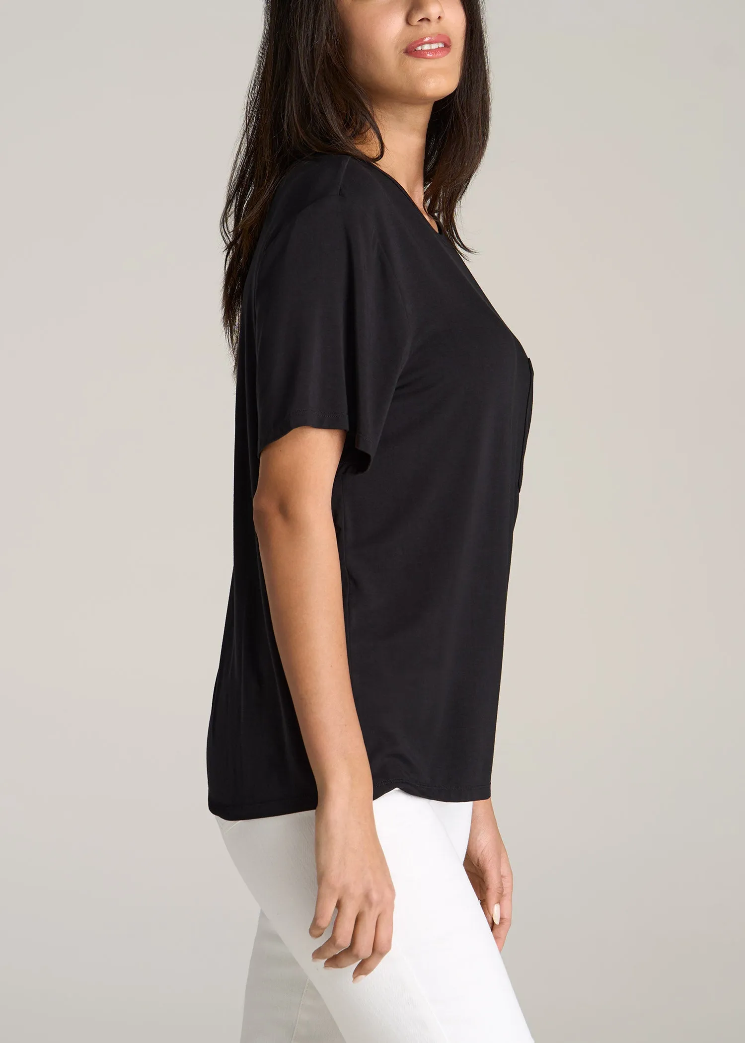 Short-Sleeve Oversized Crewneck Pocket T-Shirt for Tall Women in Black